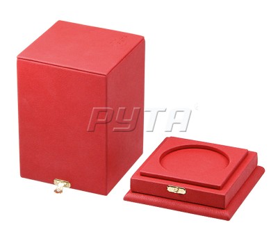 70001800 Gift box for a souvenir on a pedestal with locks on the sides