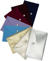 7533600 The envelope with scalloped edge and beads