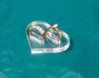 451028 Heart-shaped stand for 2 rings,  with 2 cells